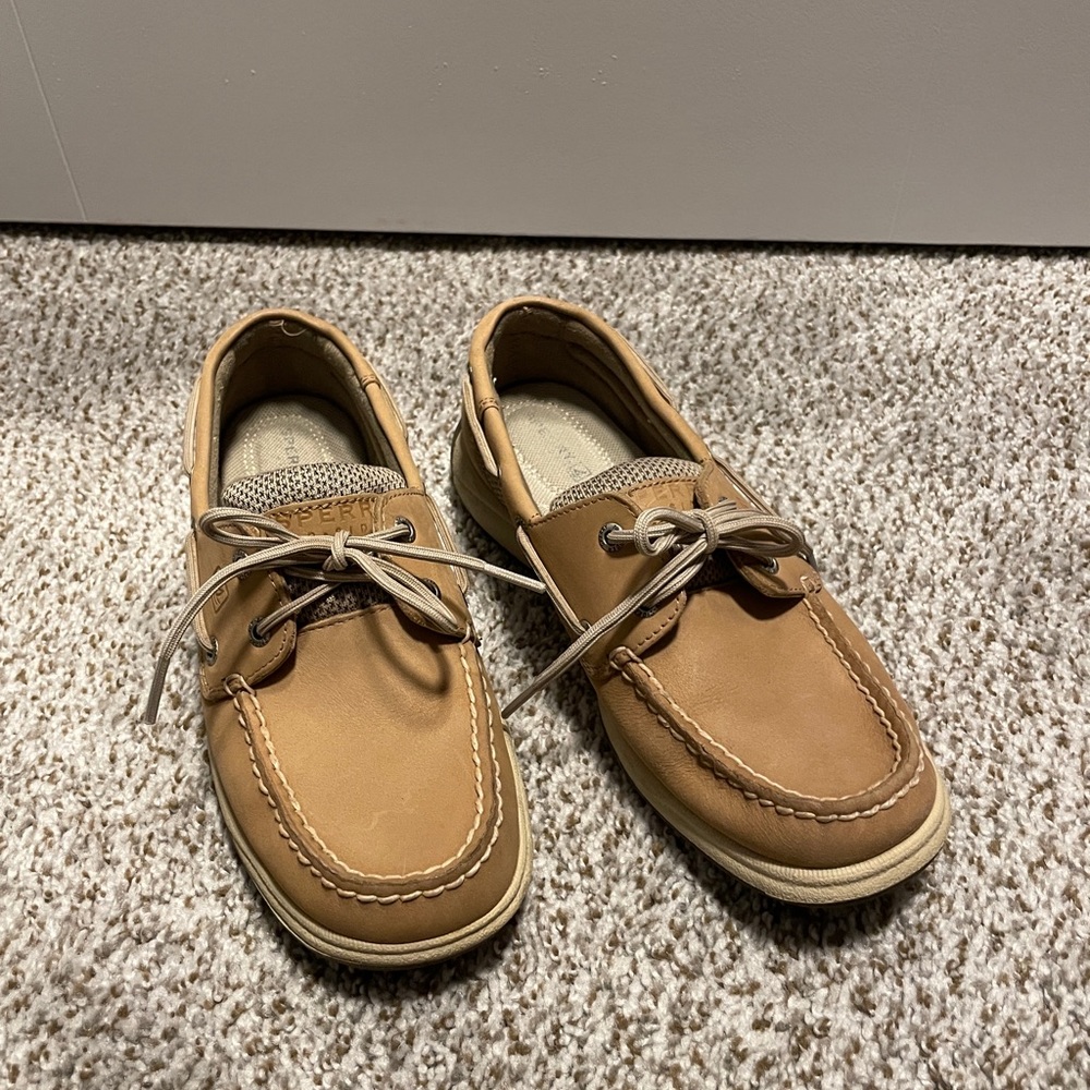 Womens Sperry boat shoe